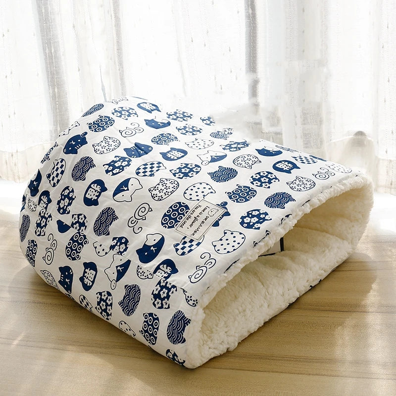 Warm Velvet Fabric Bed for Cats Dogs Winter Autumn Comfortable Soft Fleece Bucket Type Blue Sleeping Bag for Kittens Pet House