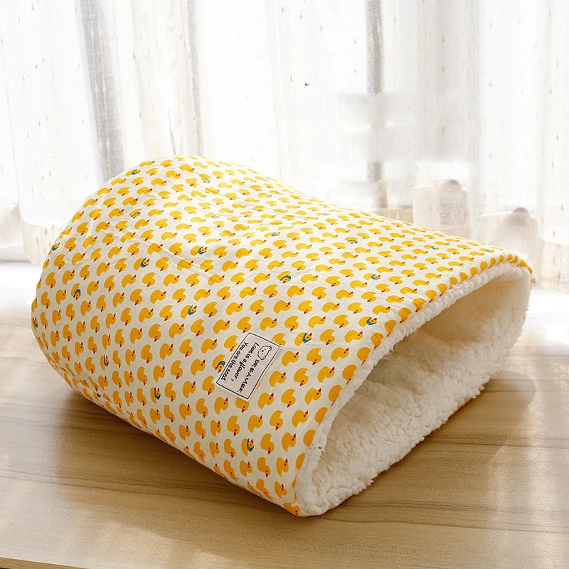 Warm Velvet Fabric Bed for Cats Dogs Winter Autumn Comfortable Soft Fleece Bucket Type Blue Sleeping Bag for Kittens Pet House