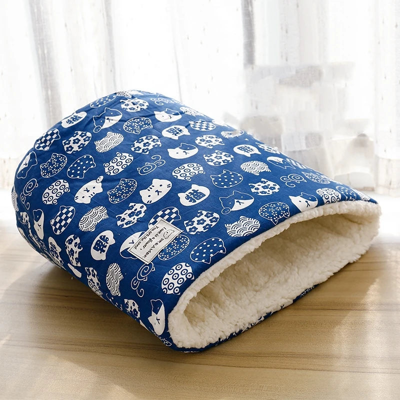 Warm Velvet Fabric Bed for Cats Dogs Winter Autumn Comfortable Soft Fleece Bucket Type Blue Sleeping Bag for Kittens Pet House